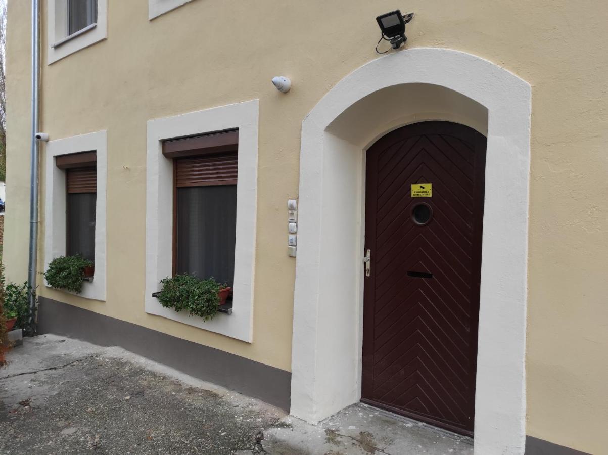 Matyas Apartman タタ エクステリア 写真