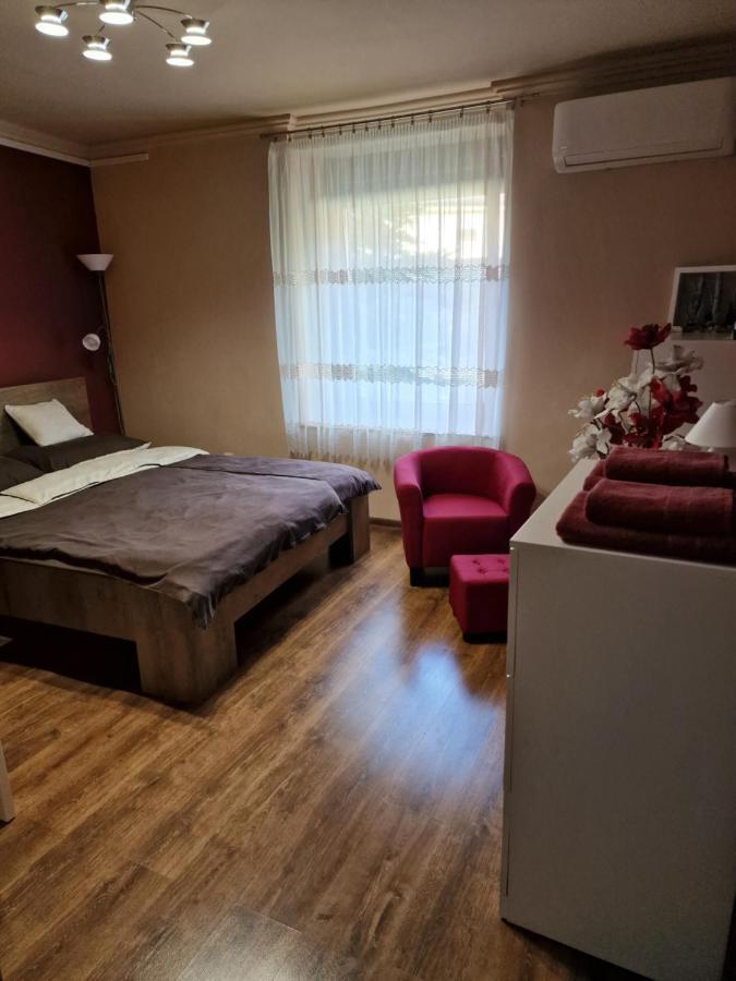 Matyas Apartman タタ エクステリア 写真