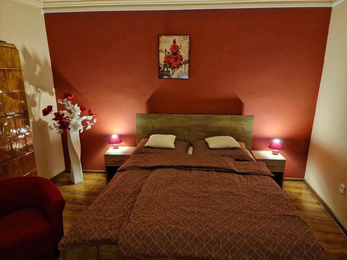 Matyas Apartman タタ エクステリア 写真